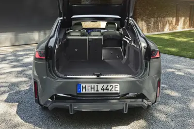 BMW iX4 40 xDrive - Gallery Image