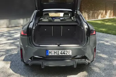 BMW iX4 40 xDrive - Gallery Image