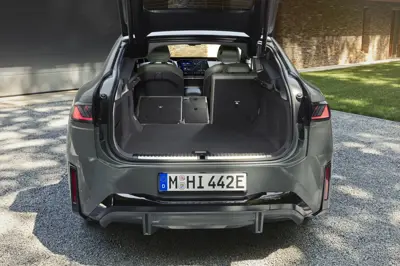 BMW iX4 40 xDrive - Gallery Image