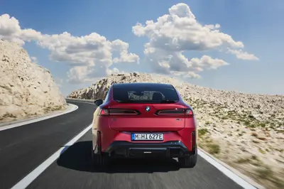 BMW iX4 M60 xDrive - Gallery Image