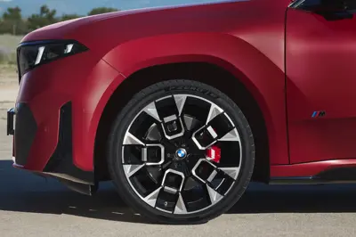 BMW iX4 M60 xDrive - Gallery Image