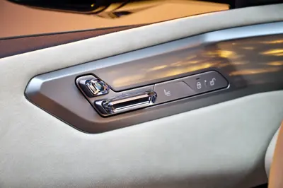 BMW iX5 60 xDrive - Gallery Image