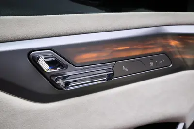BMW iX5 60 xDrive - Gallery Image