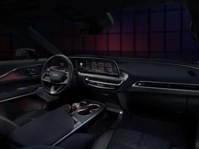 Cadillac LYRIQ-V - Gallery Image