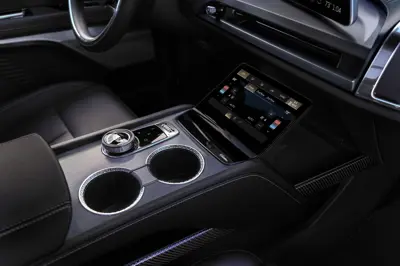 Cadillac VISTIQ AWD - Gallery Image