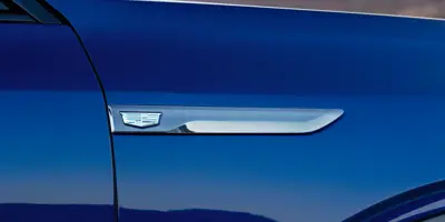 Cadillac VISTIQ AWD - Gallery Image