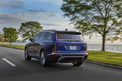 Cadillac VISTIQ AWD - Gallery Image