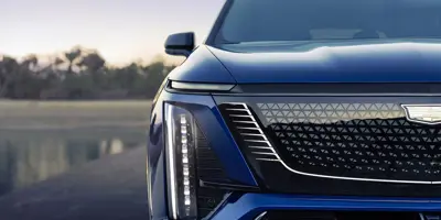 Cadillac VISTIQ AWD - Gallery Image
