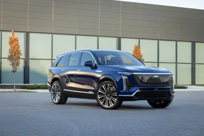Cadillac VISTIQ AWD - Gallery Image