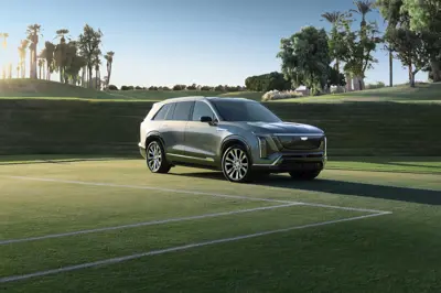Cadillac VISTIQ AWD - Gallery Image