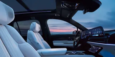 Cadillac VISTIQ AWD - Gallery Image