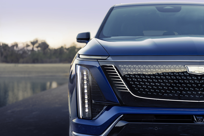 Cadillac VISTIQ AWD