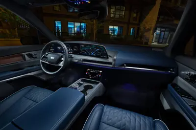 Cadillac VISTIQ AWD - Gallery Image