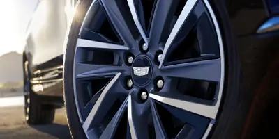 Cadillac VISTIQ AWD - Gallery Image