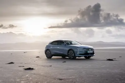 DS N°4 E-Tense 58 kWh - Gallery Image