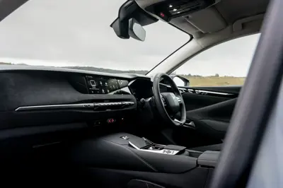 DS N°4 E-Tense 58 kWh - Gallery Image