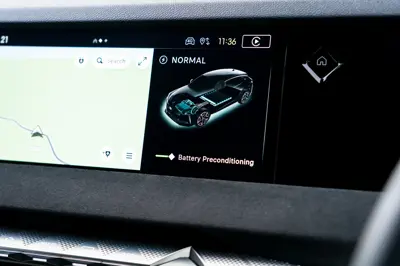 DS N°4 E-Tense 58 kWh - Gallery Image