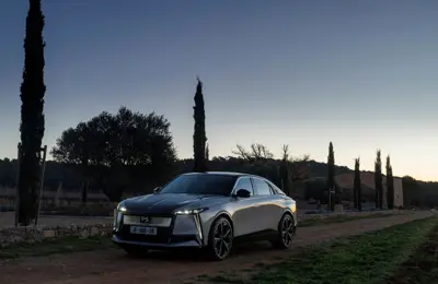 DS N°8 AWD Long Range