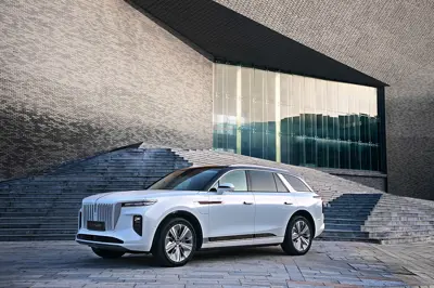 Hongqi E-HS9 Exclusive