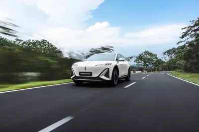 Hongqi EHS5 AWD