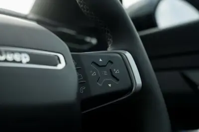 Jeep Compass Electric AWD - Gallery Image