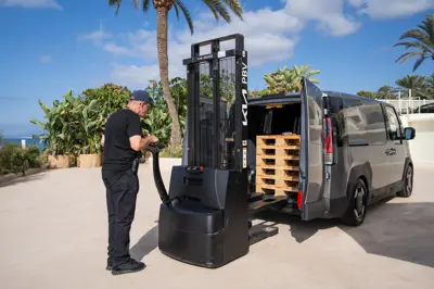 Kia PV5 Cargo Long Range - Gallery Image
