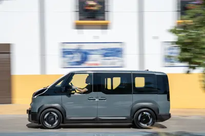 Kia PV5 Passenger Long Range - Gallery Image