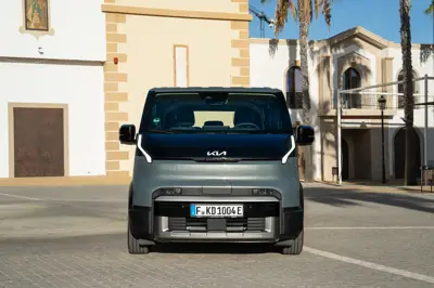 Kia PV5 Passenger Long Range - Gallery Image