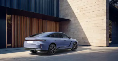 Lexus ES 500e DIRECT4 - Gallery Image