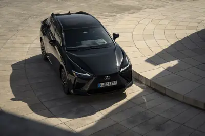 Lexus RZ 500e - Gallery Image