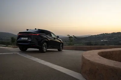 Lexus RZ 500e - Gallery Image