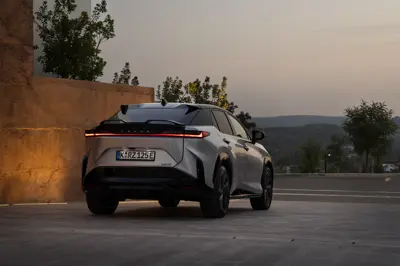 Lexus RZ 550e F Sport