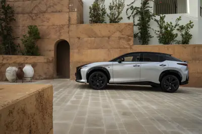 Lexus RZ 550e F Sport