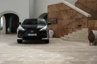 Lexus RZ 550e F Sport