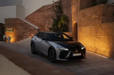 Lexus RZ 550e F Sport
