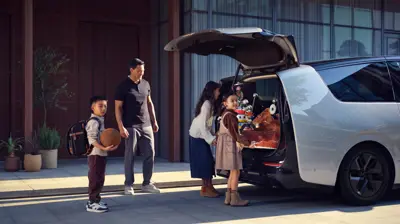 Li Auto MEGA - Gallery Image