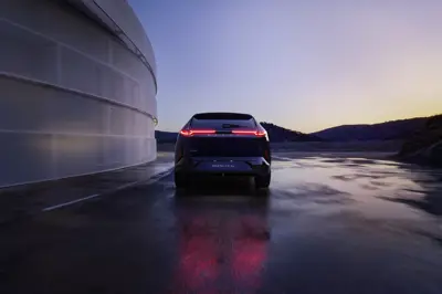 Mazda CX-6e - Gallery Image