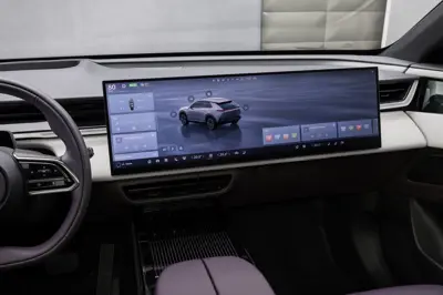 Mazda CX-6e - Gallery Image