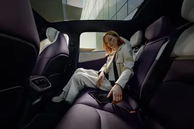 Mazda CX-6e - Gallery Image