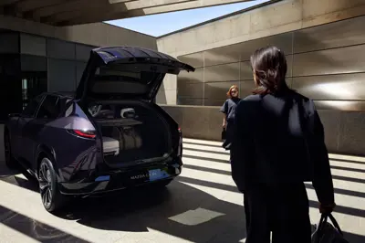 Mazda CX-6e - Gallery Image