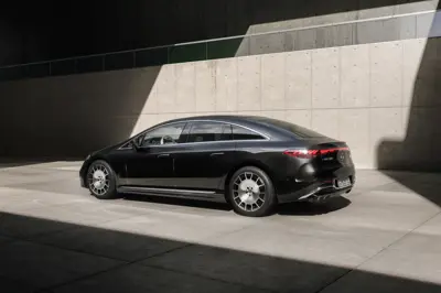 Mercedes EQS 400 - Gallery Image