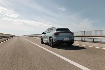 Mercedes GLA 350 4MATIC - Gallery Image