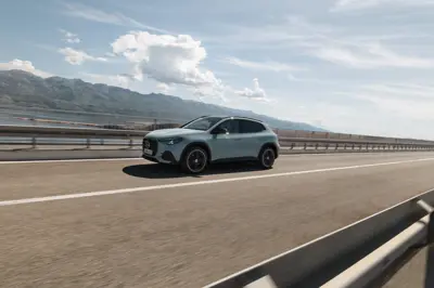 Mercedes GLA 350 4MATIC - Gallery Image