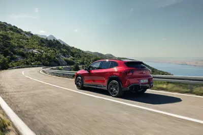 Mercedes GLA 350 4MATIC - Gallery Image
