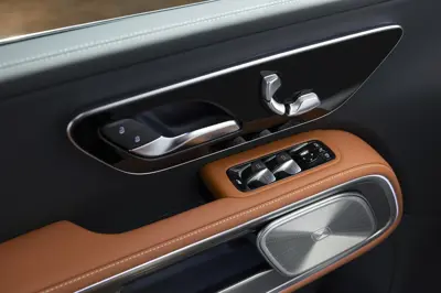 Mercedes VLE 300 - Gallery Image
