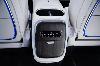 Mercedes VLE 300 - Gallery Image