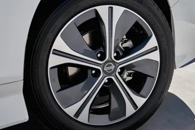 Nissan Leaf e+ 62 kWh - Gallery Image