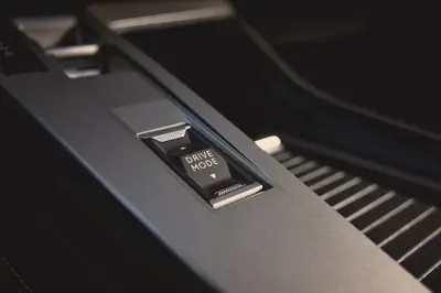 Peugeot e-408 58 kWh - Gallery Image