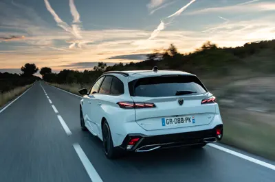 Peugot E-308 SW