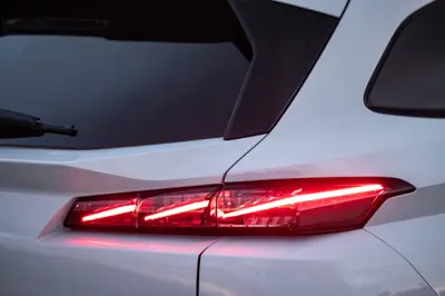 Peugot E-308 SW